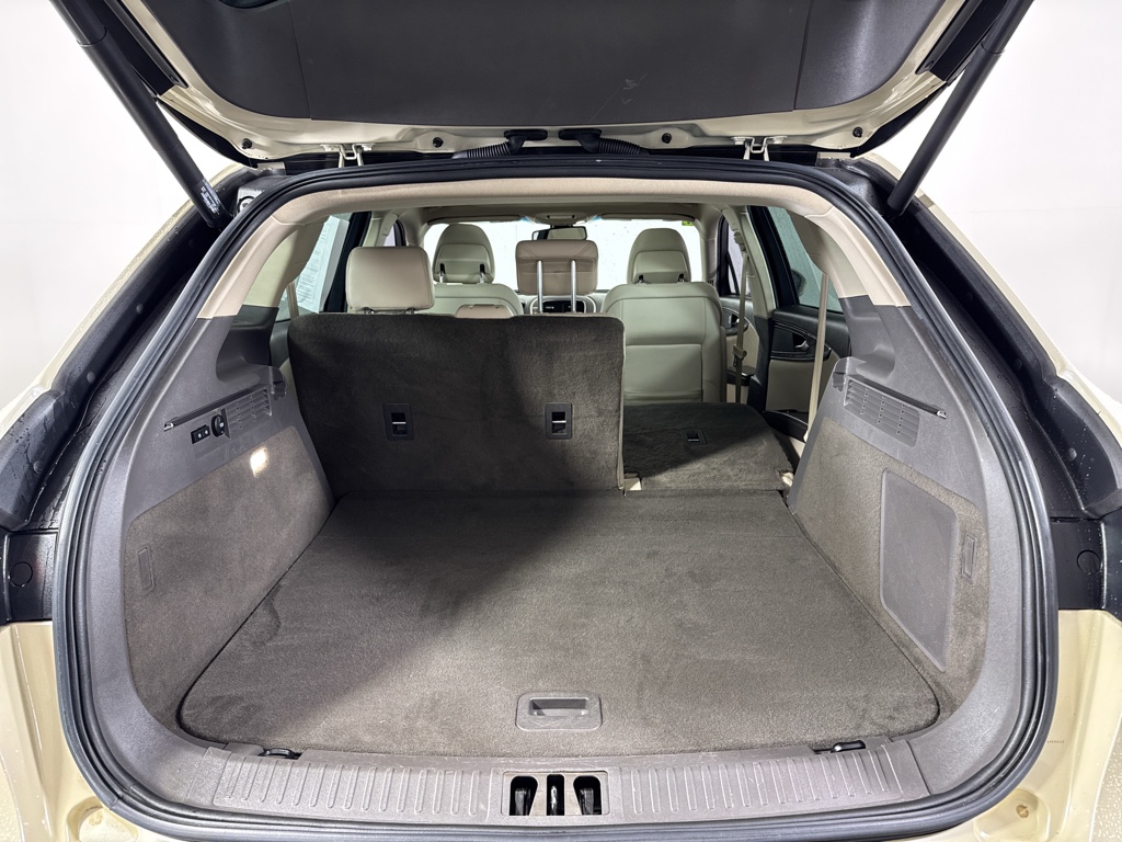 Used 2018 Ivory Pearl Metallic Tri-Coat Lincoln Reserve image 7