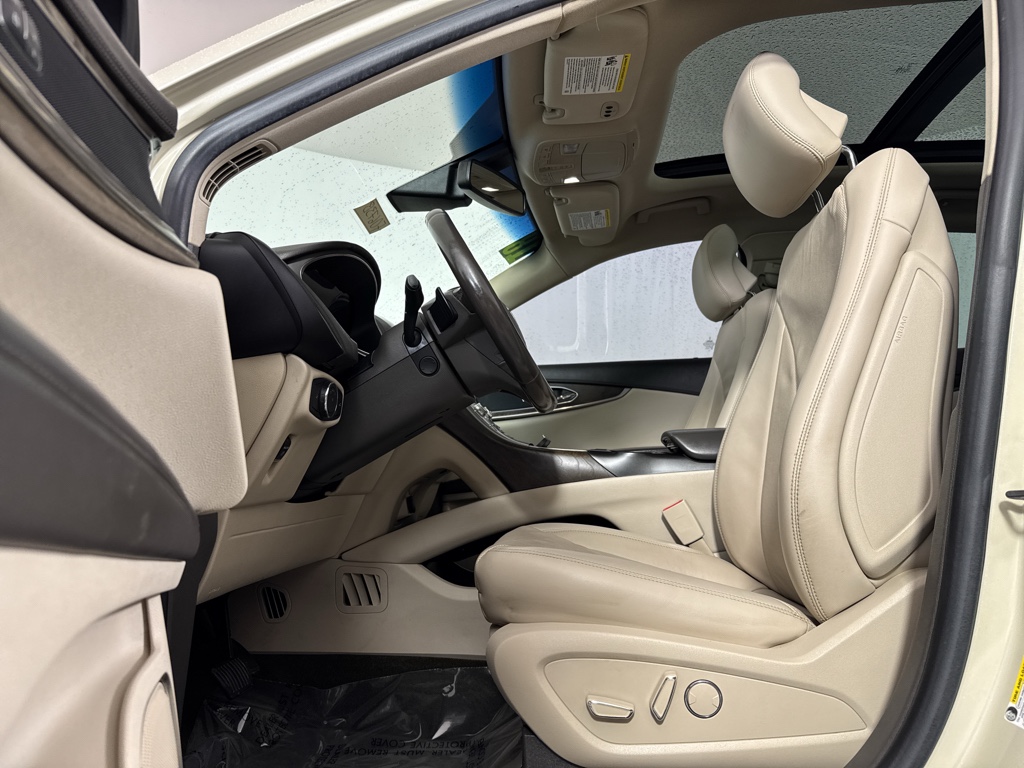 Used 2018 Ivory Pearl Metallic Tri-Coat Lincoln Reserve image 5