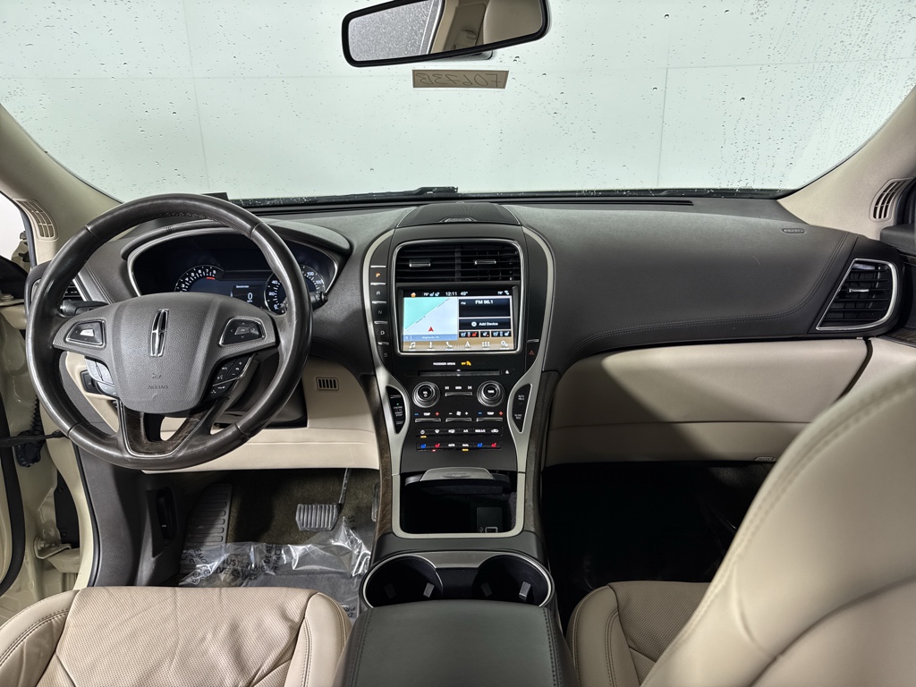 Used 2018 Ivory Pearl Metallic Tri-Coat Lincoln Reserve image 4