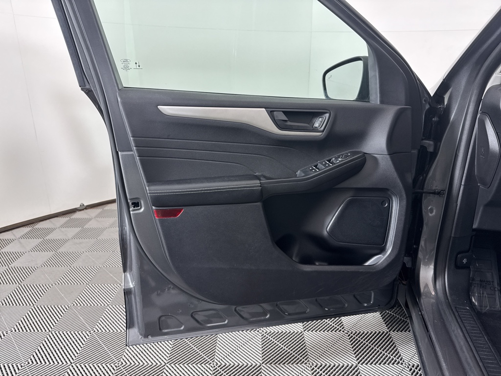 Used 2022 Carbonized Gray Metallic Ford SE Plug-In Hybrid image 27