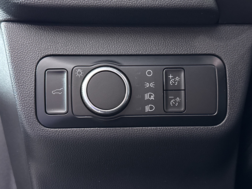 Used 2024 Iconic Silver Metallic Ford ST-Line image 28