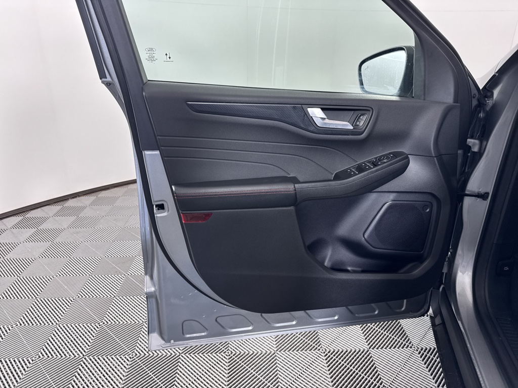 Used 2024 Iconic Silver Metallic Ford ST-Line image 27