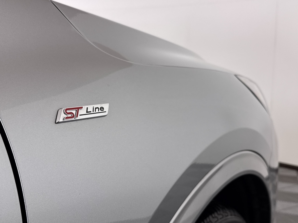 Used 2024 Iconic Silver Metallic Ford ST-Line image 25