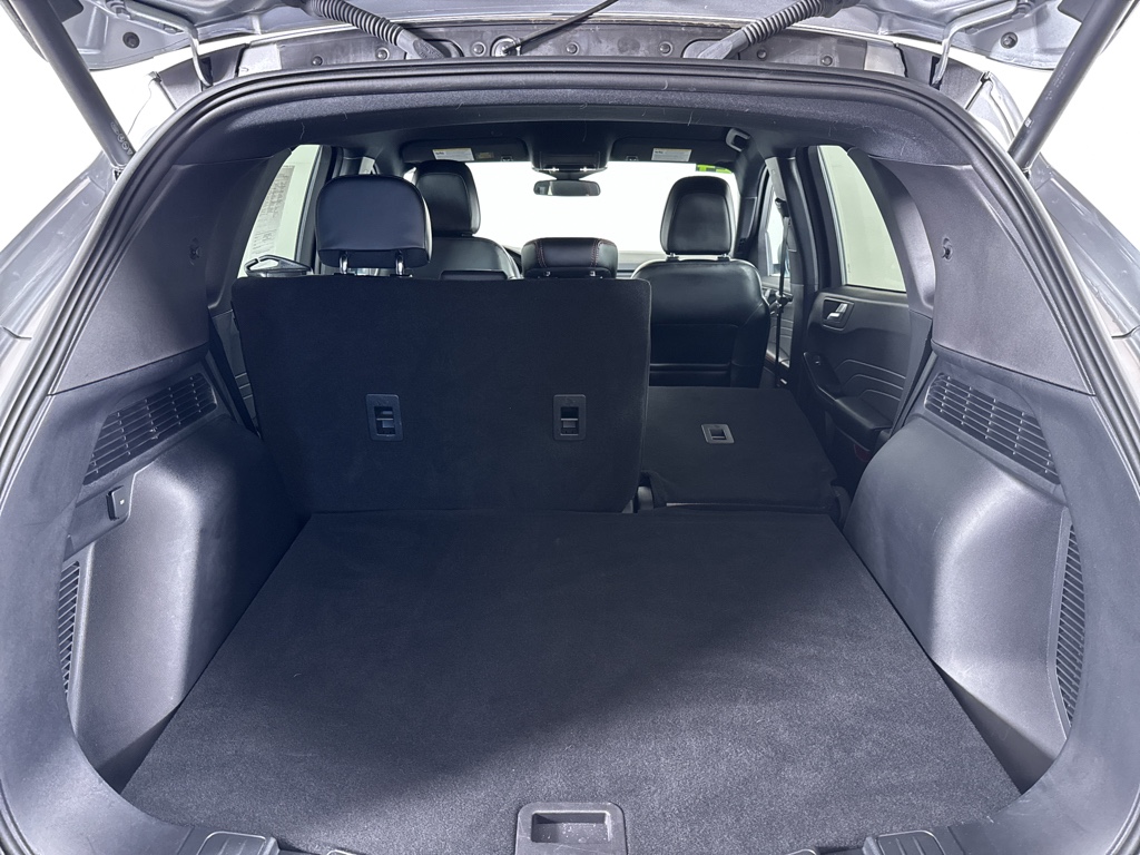 Used 2024 Iconic Silver Metallic Ford ST-Line image 8