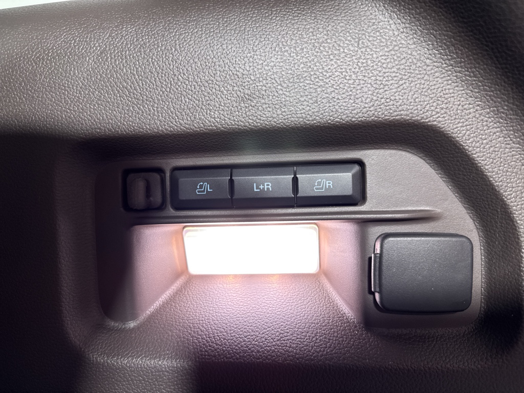 Used 2023 Rapid Red Metallic Tinted Clearcoat Ford Platinum image 10