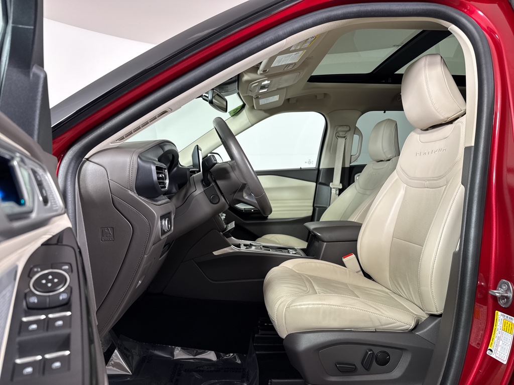 Used 2023 Rapid Red Metallic Tinted Clearcoat Ford Platinum image 6