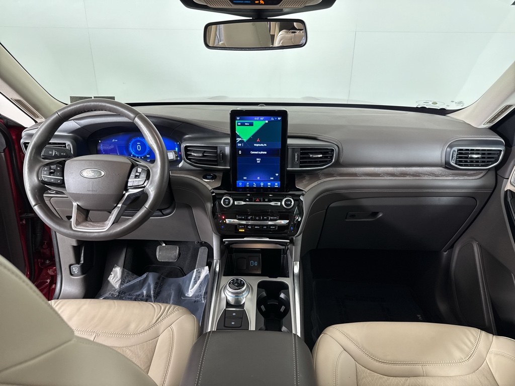 Used 2023 Rapid Red Metallic Tinted Clearcoat Ford Platinum image 4