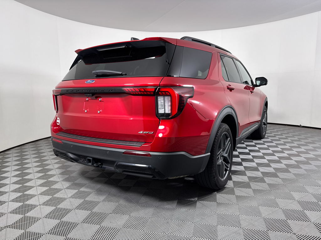 Used 2025 Rapid Red Metallic Tinted Clearcoat Ford ST-Line image 19