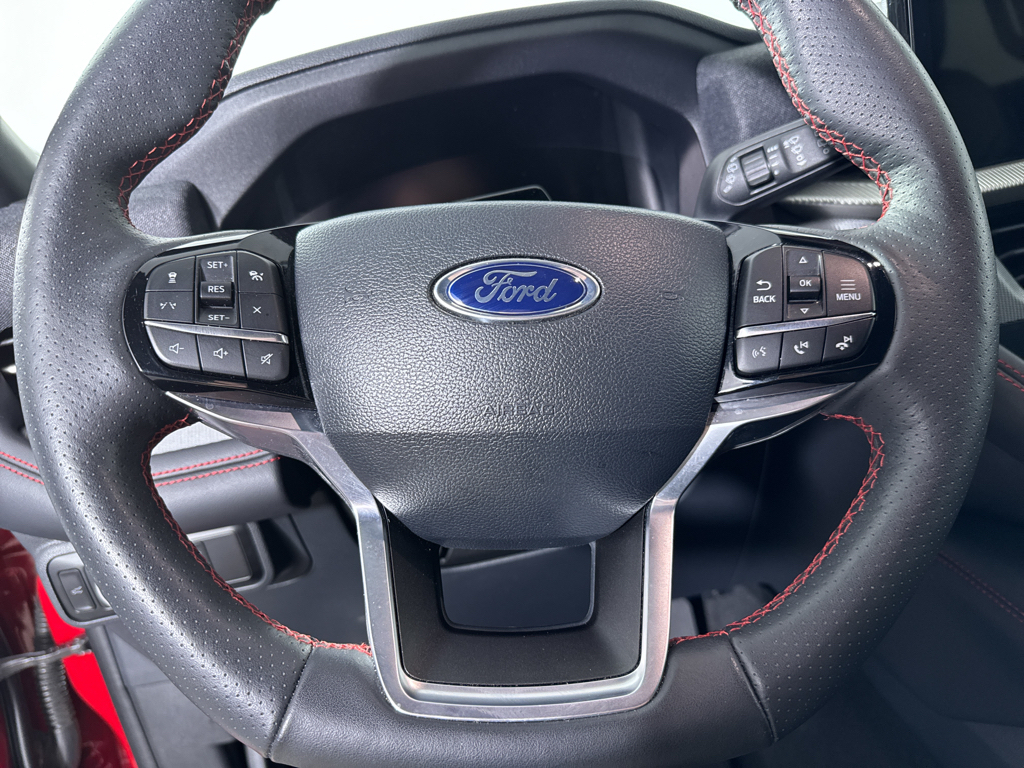 Used 2025 Rapid Red Metallic Tinted Clearcoat Ford ST-Line image 21