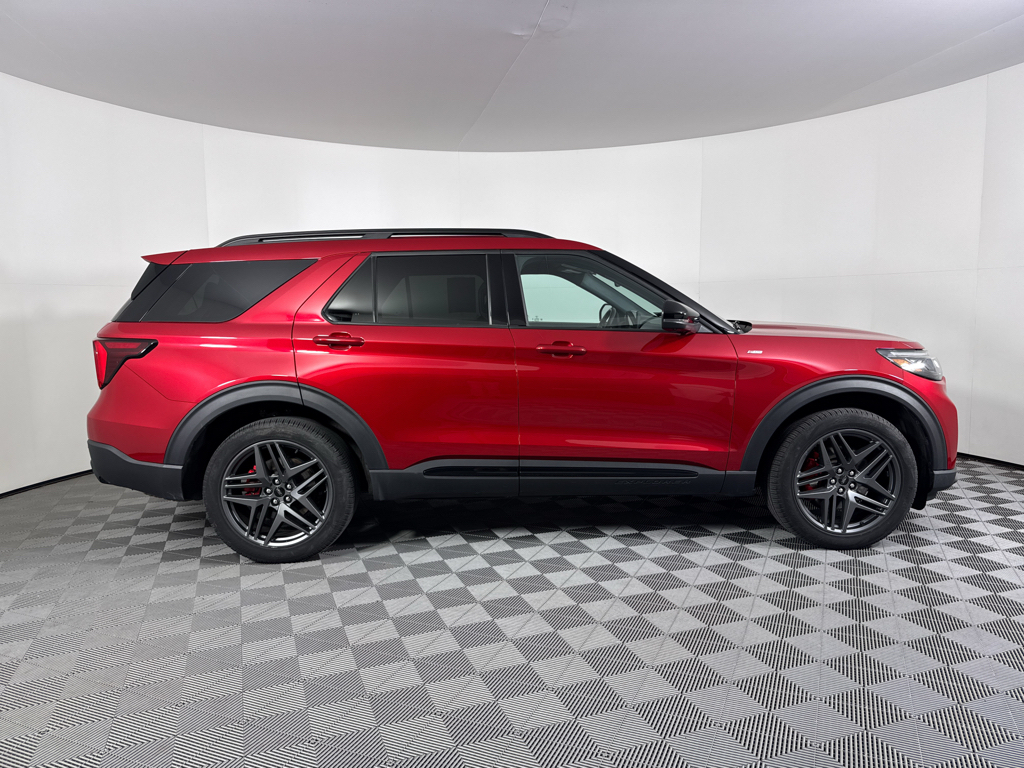 Used 2025 Rapid Red Metallic Tinted Clearcoat Ford ST-Line image 13