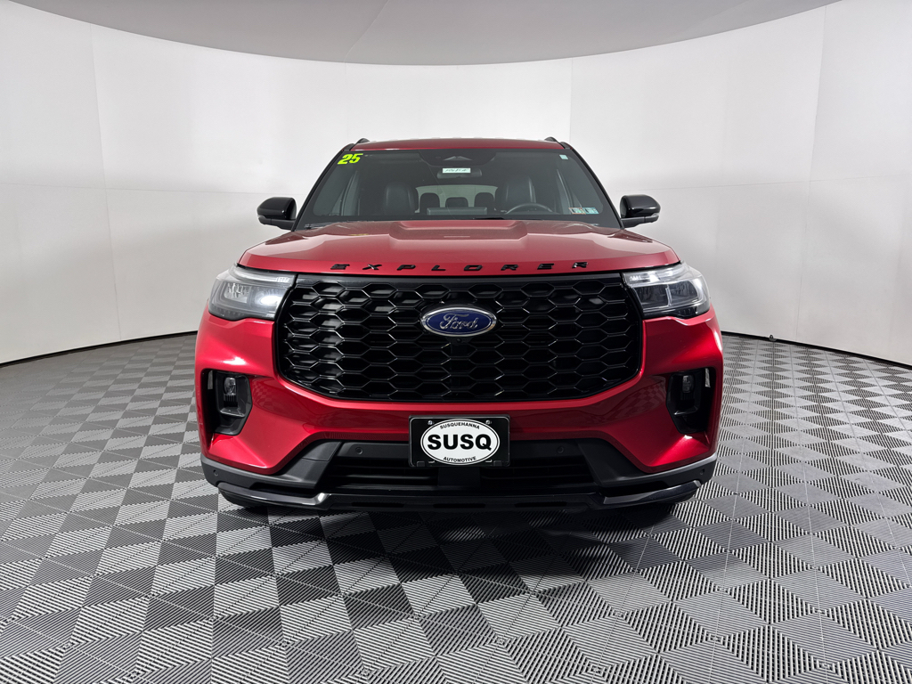 Used 2025 Rapid Red Metallic Tinted Clearcoat Ford ST-Line image 2