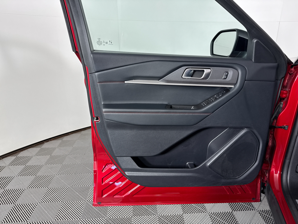Used 2025 Rapid Red Metallic Tinted Clearcoat Ford ST-Line image 28