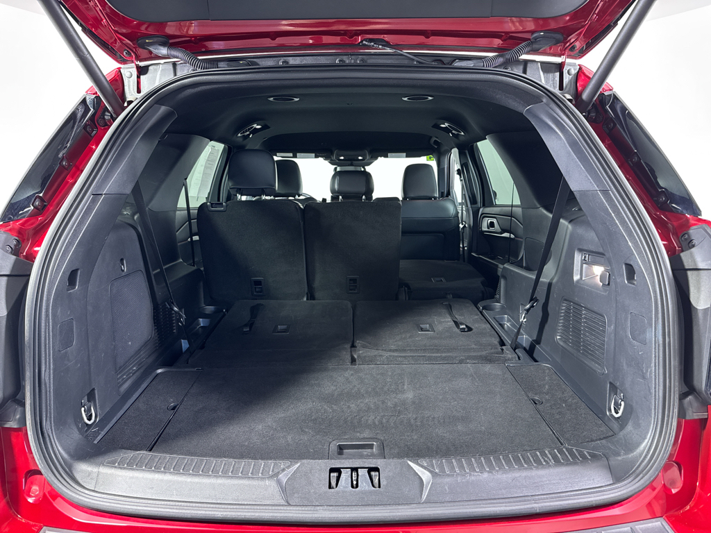 Used 2025 Rapid Red Metallic Tinted Clearcoat Ford ST-Line image 8