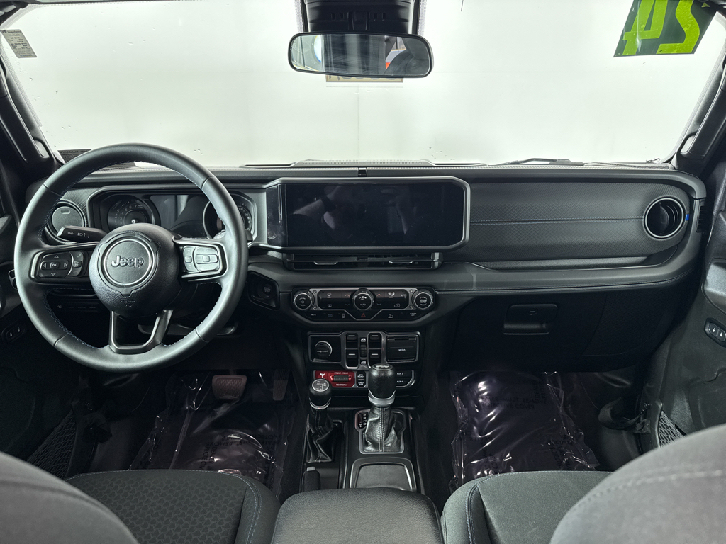 Used 2024 Granite Crystal Metallic Clearcoat Jeep Rubicon image 4
