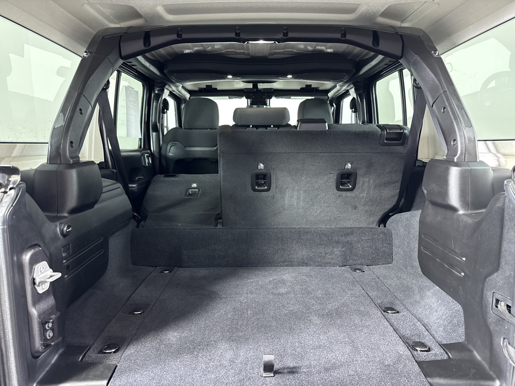 Used 2024 Granite Crystal Metallic Clearcoat Jeep Rubicon image 7