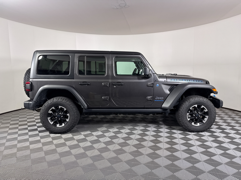 Used 2024 Granite Crystal Metallic Clearcoat Jeep Rubicon image 12