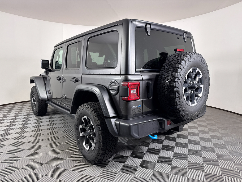 Used 2024 Granite Crystal Metallic Clearcoat Jeep Rubicon image 17