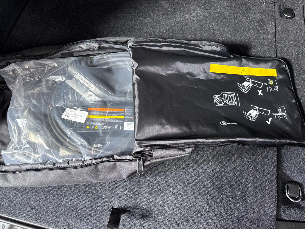 Used 2024 Granite Crystal Metallic Clearcoat Jeep Rubicon image 27