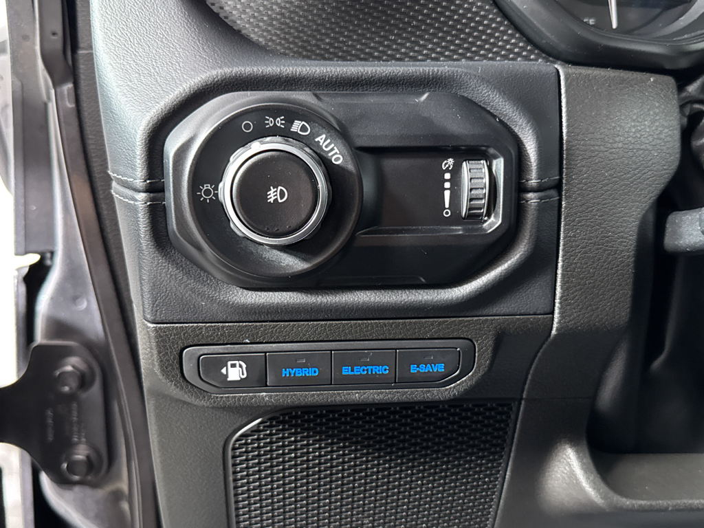 Used 2024 Granite Crystal Metallic Clearcoat Jeep Rubicon image 29