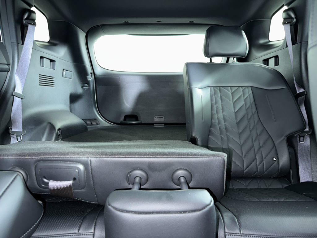 Used 2023 Snow White Pearl Kia X-Line image 7