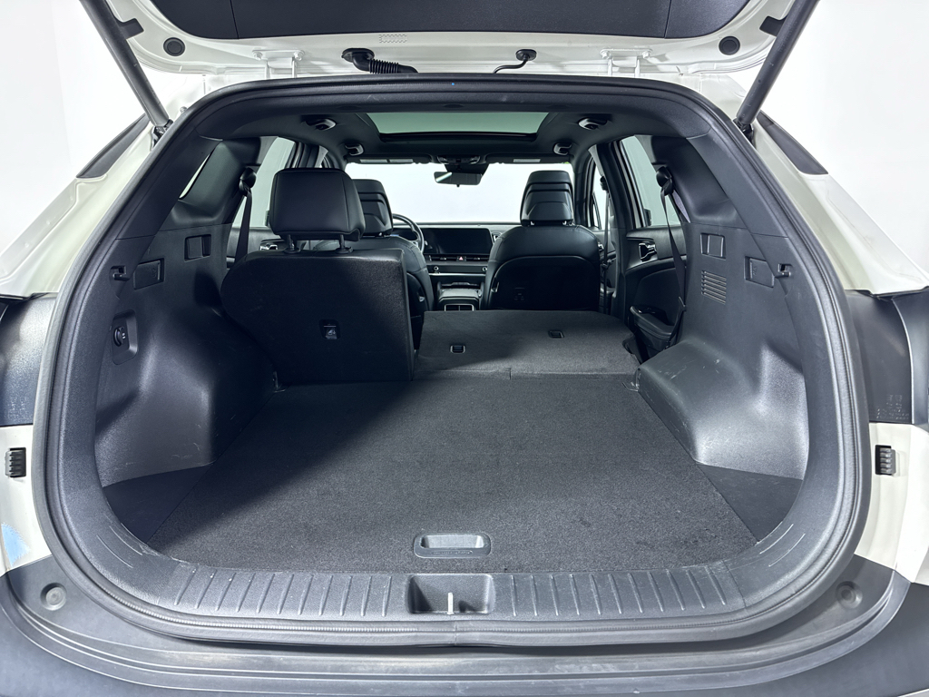 Used 2023 Snow White Pearl Kia X-Line image 9