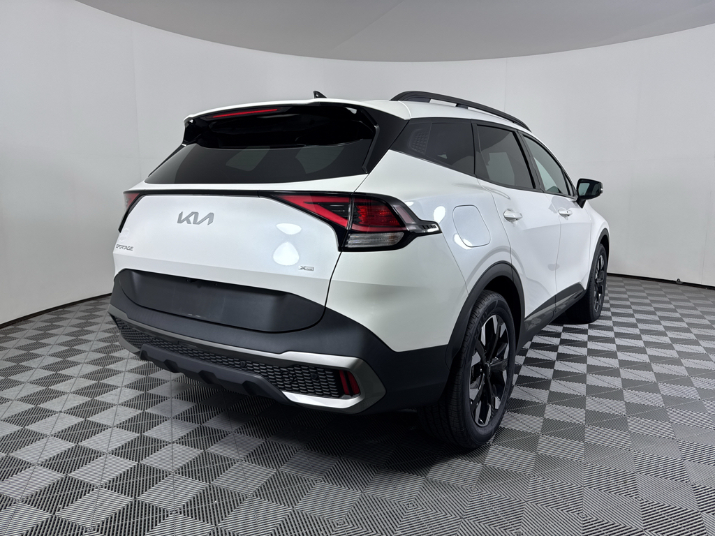 Used 2023 Snow White Pearl Kia X-Line image 20