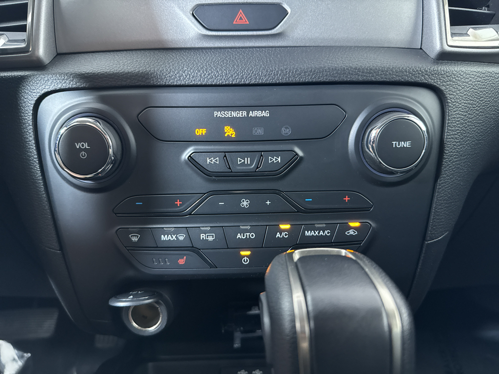 Used 2019 Hot Pepper Red Metallic Tinted Clearcoat Ford XLT image 20