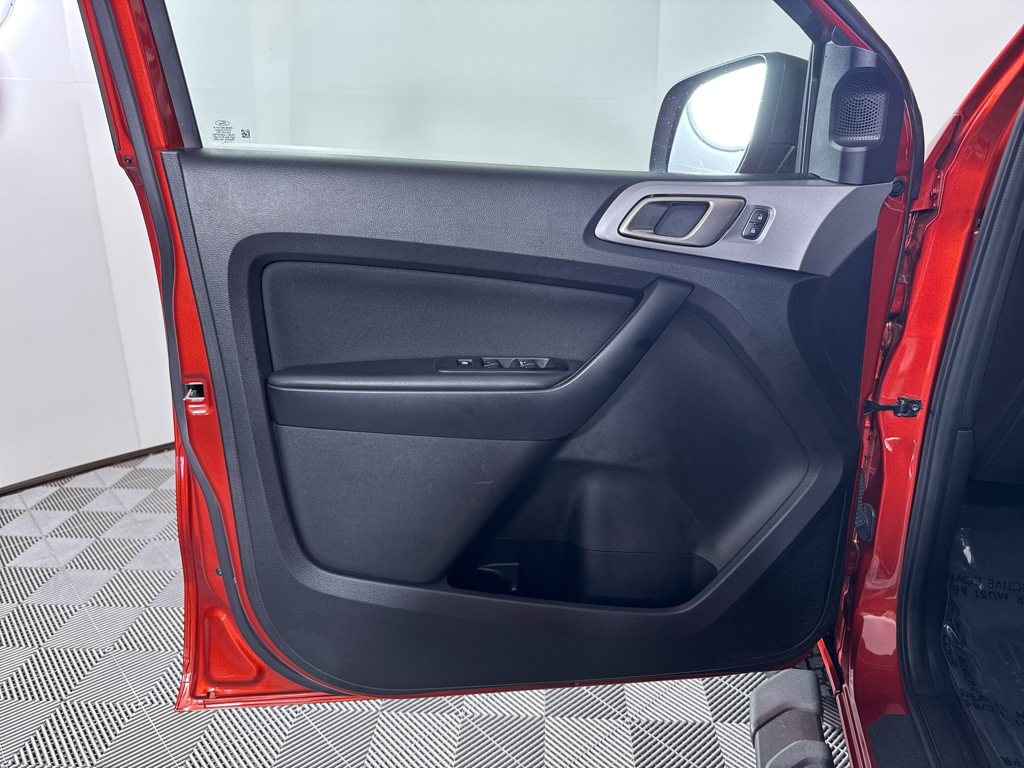 Used 2019 Hot Pepper Red Metallic Tinted Clearcoat Ford XLT image 24