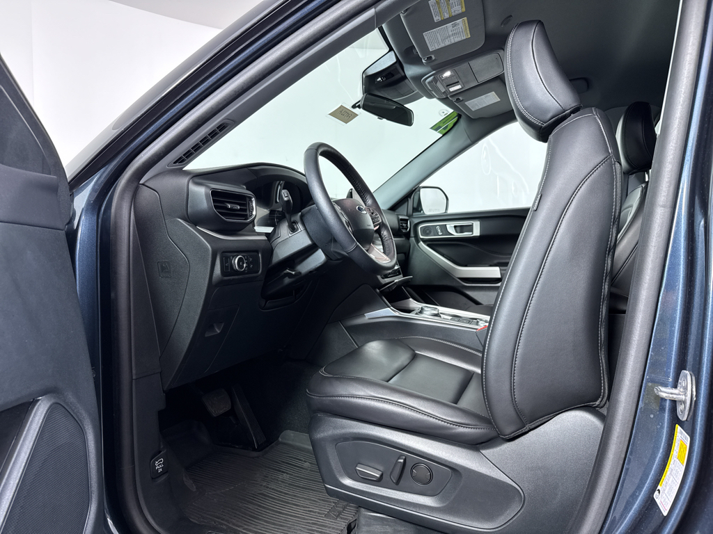 Used 2024 Stone Blue Metallic Ford XLT image 5