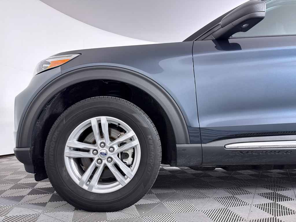 Used 2024 Stone Blue Metallic Ford XLT image 18