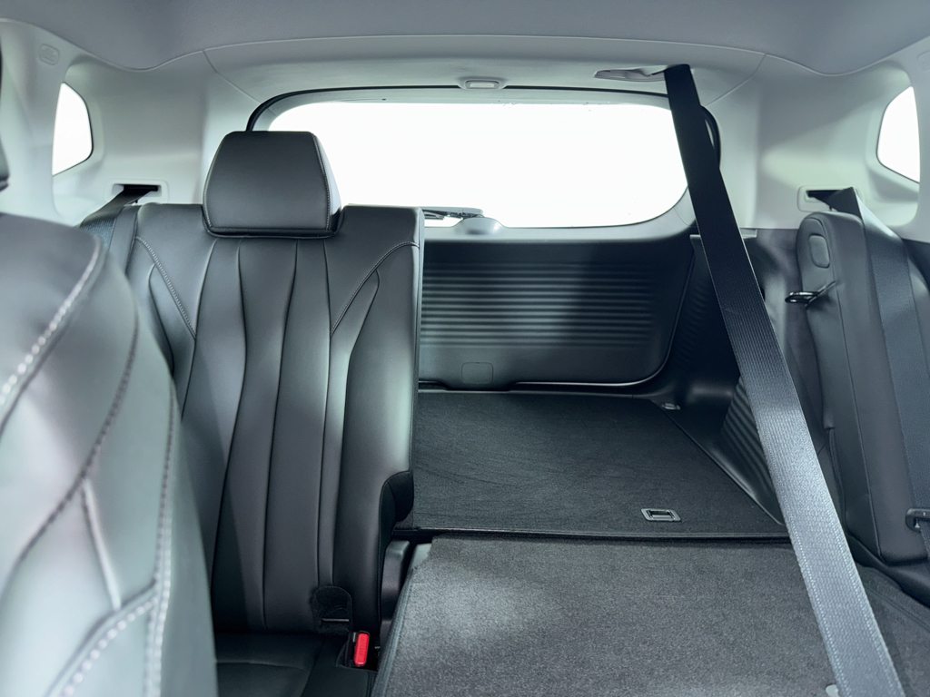 Used 2025 Urban Gray Pearl Acura Base image 6