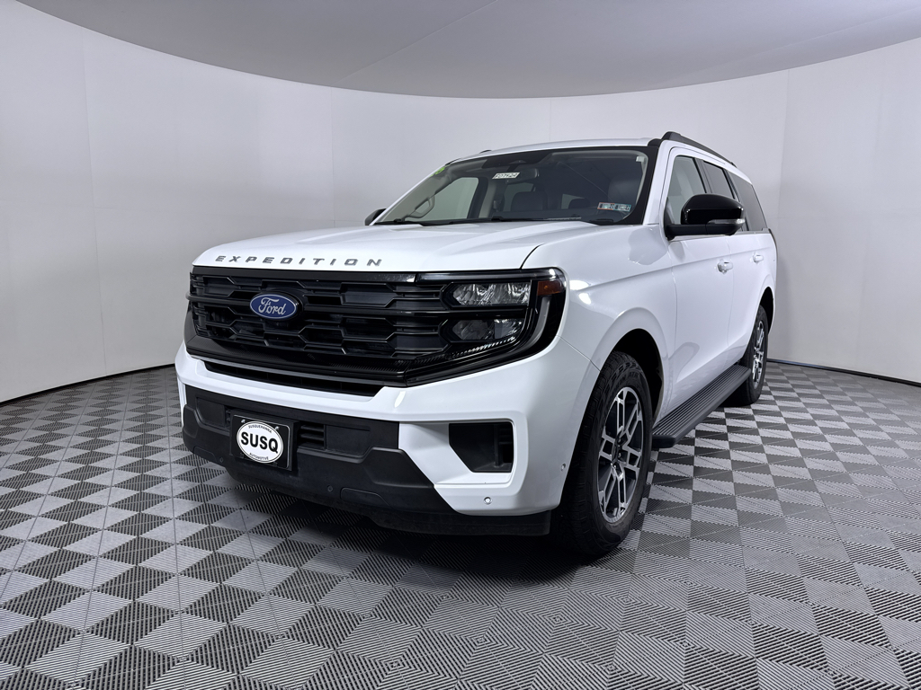 Used 2025 Oxford White Ford Active image 17