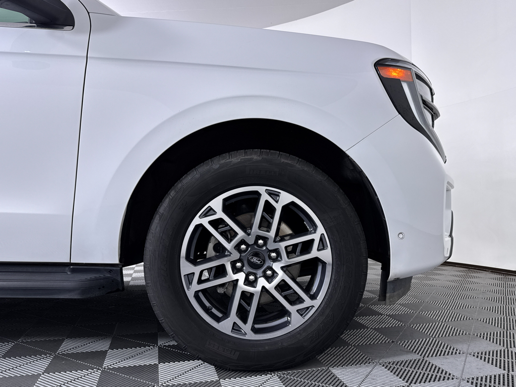 Used 2025 Oxford White Ford Active image 20