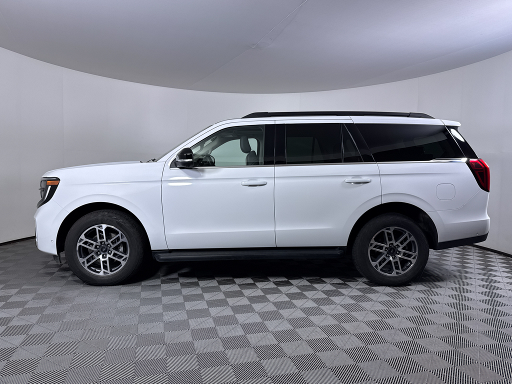 Used 2025 Oxford White Ford Active image 12