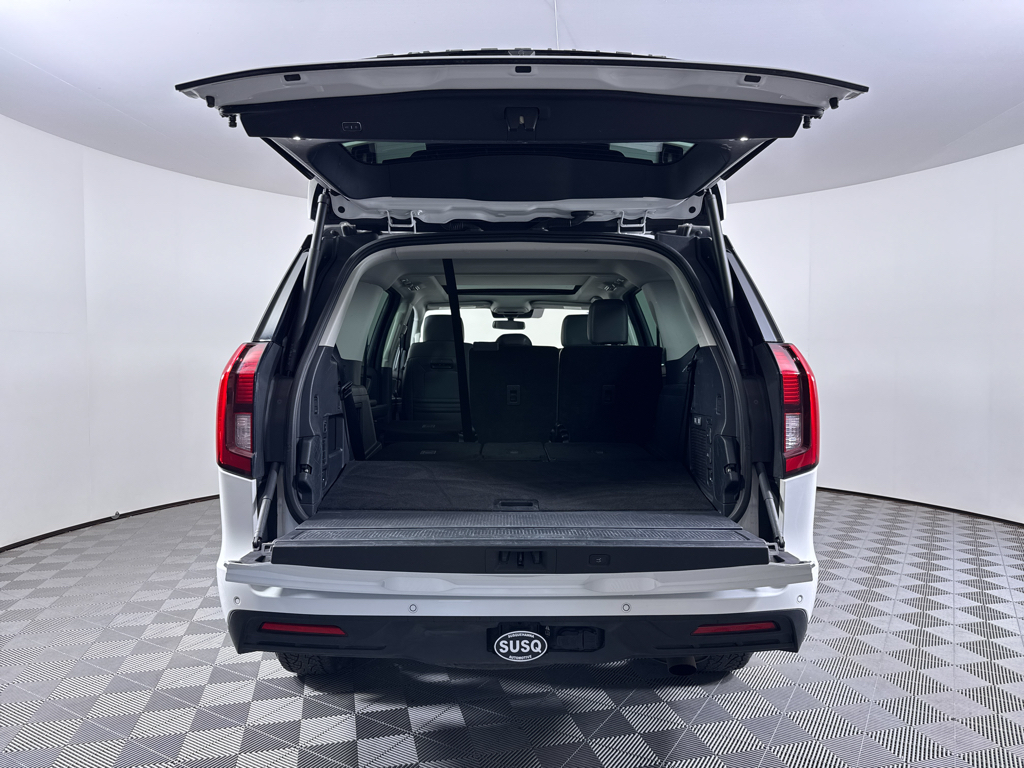 Used 2025 Oxford White Ford Active image 10