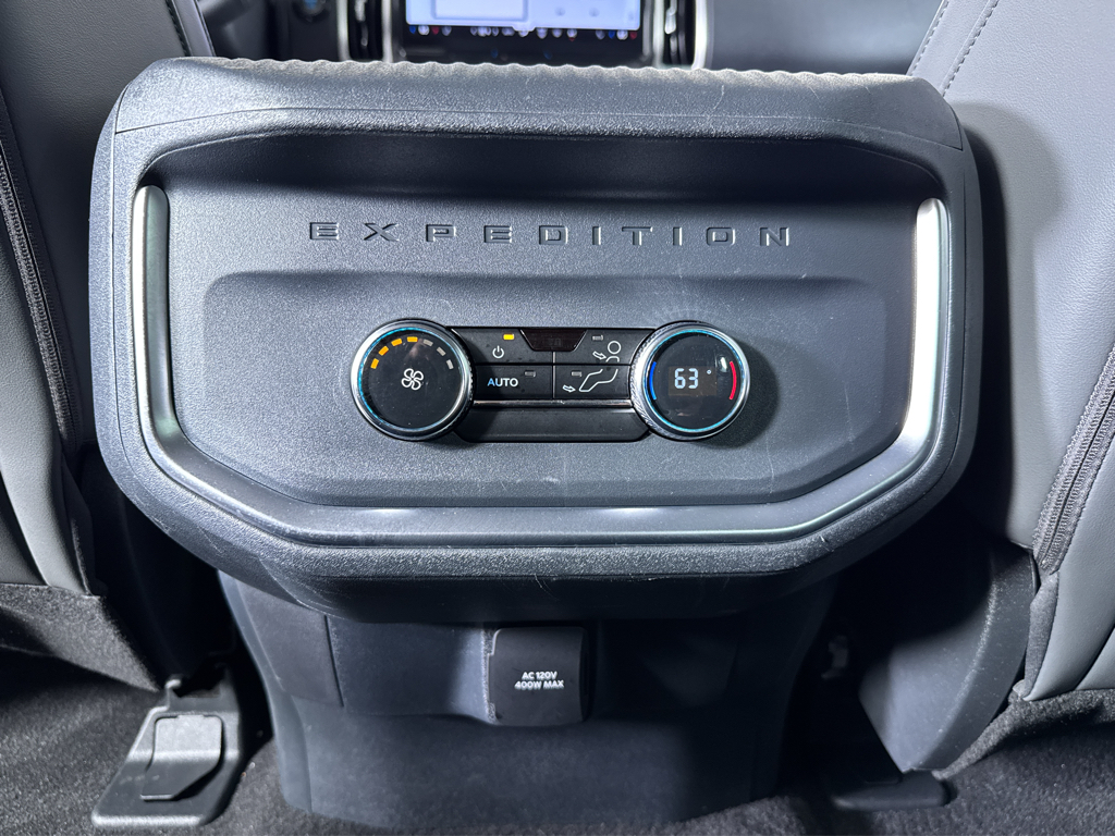 Used 2025 Oxford White Ford Active image 23