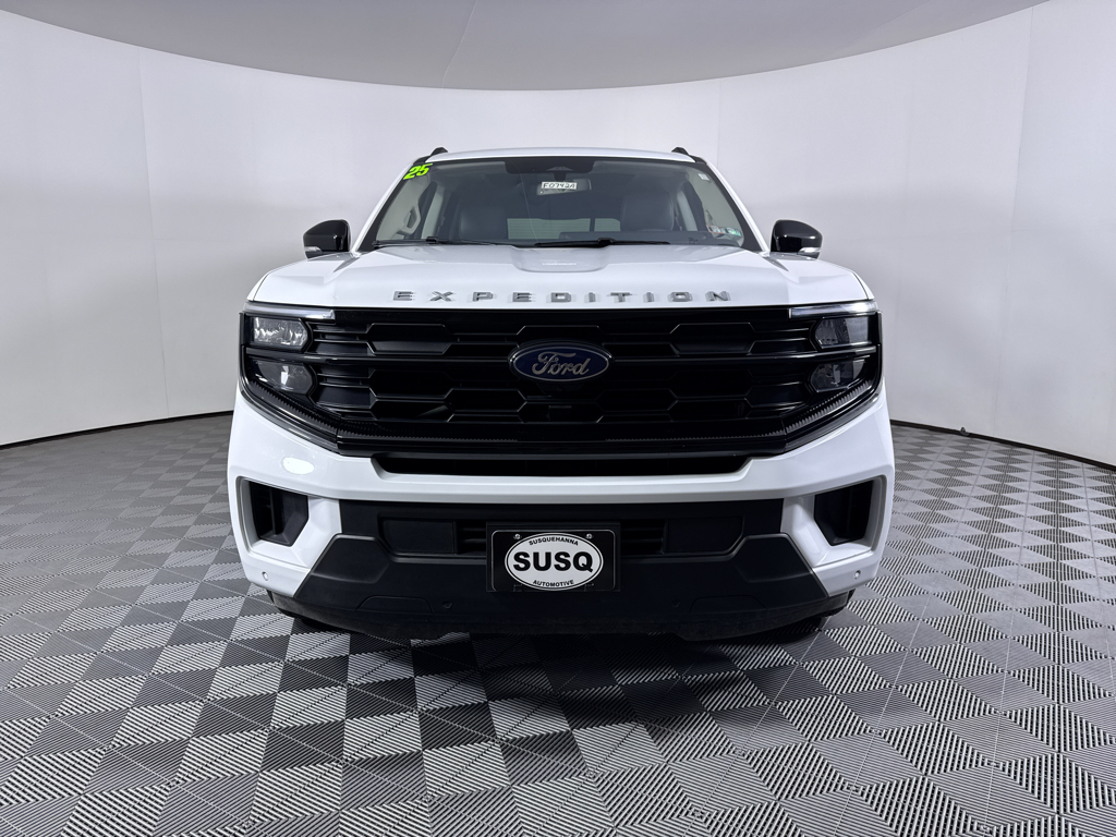 Used 2025 Oxford White Ford Active image 2