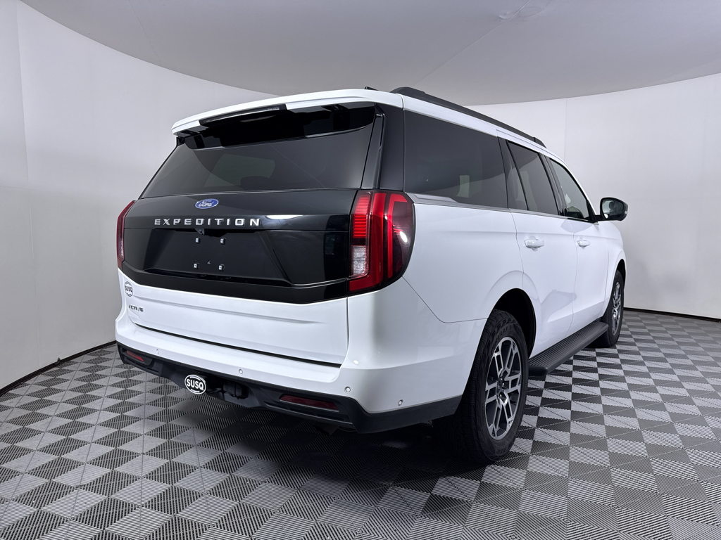 Used 2025 Oxford White Ford Active image 19