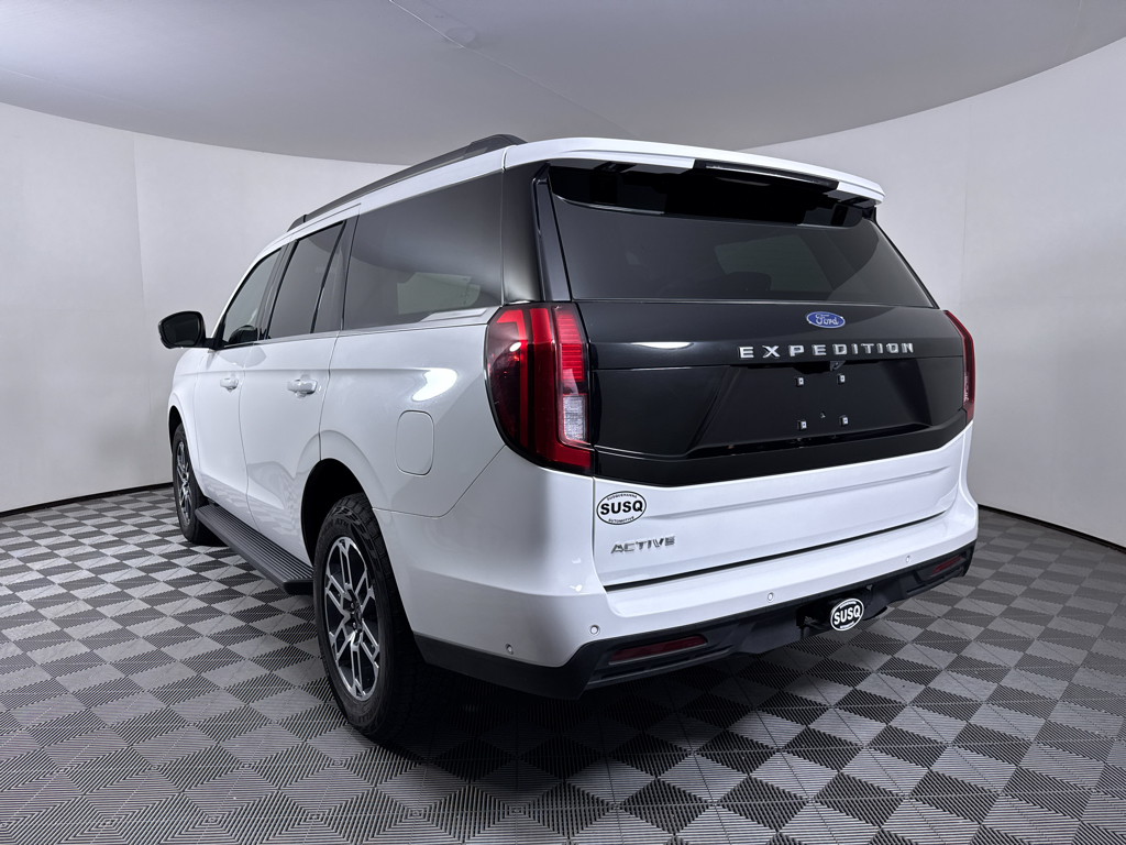 Used 2025 Oxford White Ford Active image 18