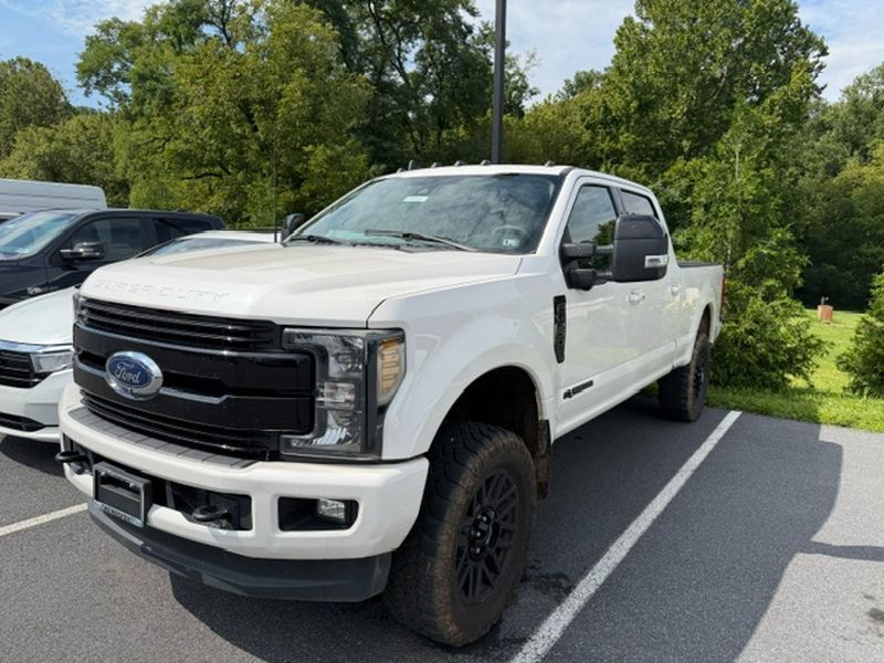 Used 2019 White Platinum Tri-Coat Metallic Ford LARIAT image 2
