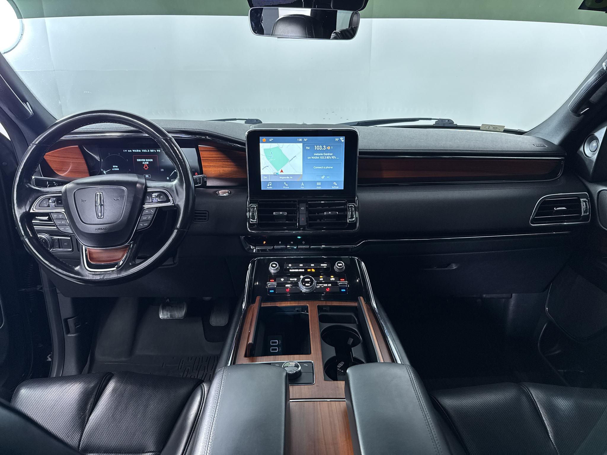 Used 2018 Black Velvet Lincoln Select image 4