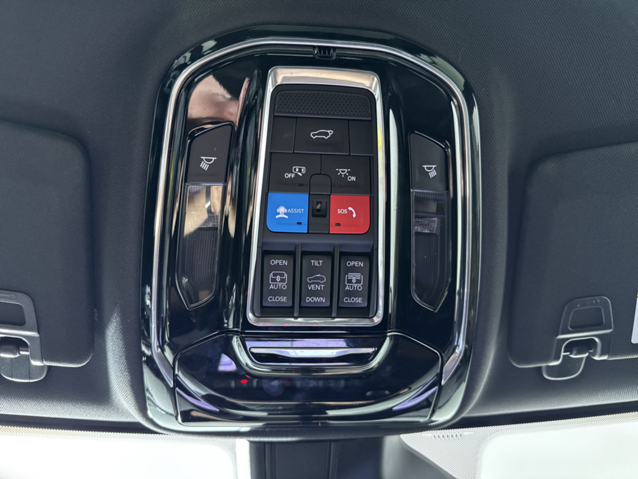 Used 2023 Diamond Black Crystal Pearlcoat Jeep Summit image 32