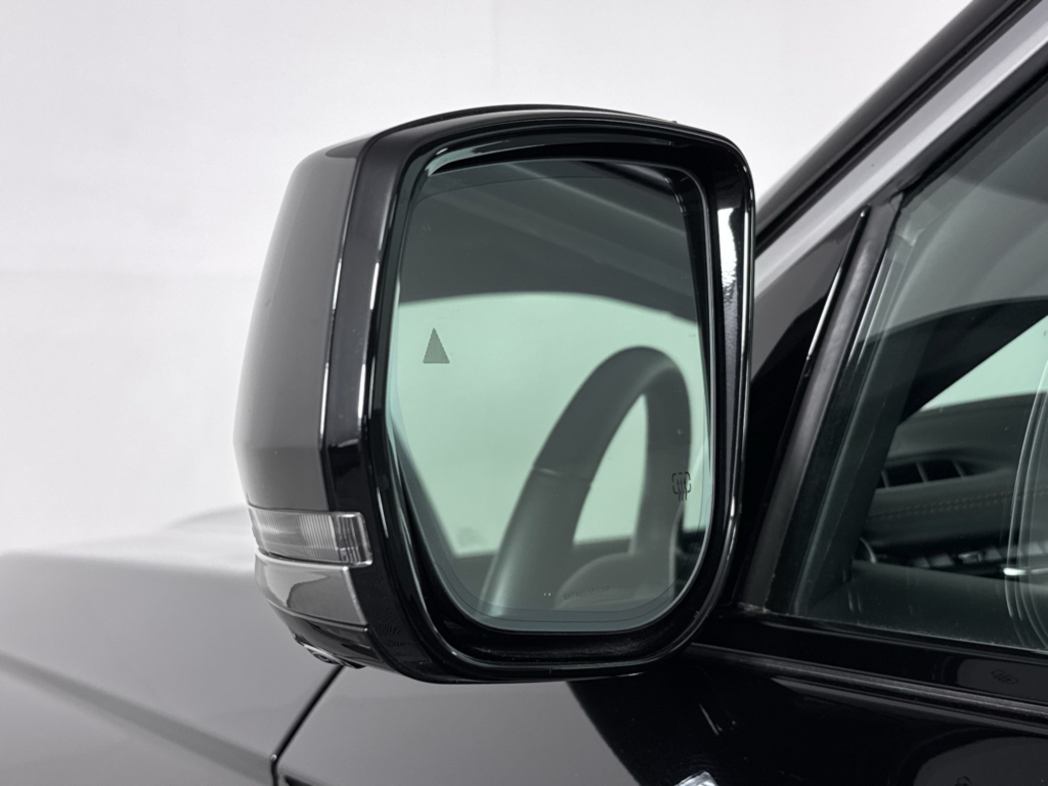 Used 2023 Diamond Black Crystal Pearlcoat Jeep Summit image 27