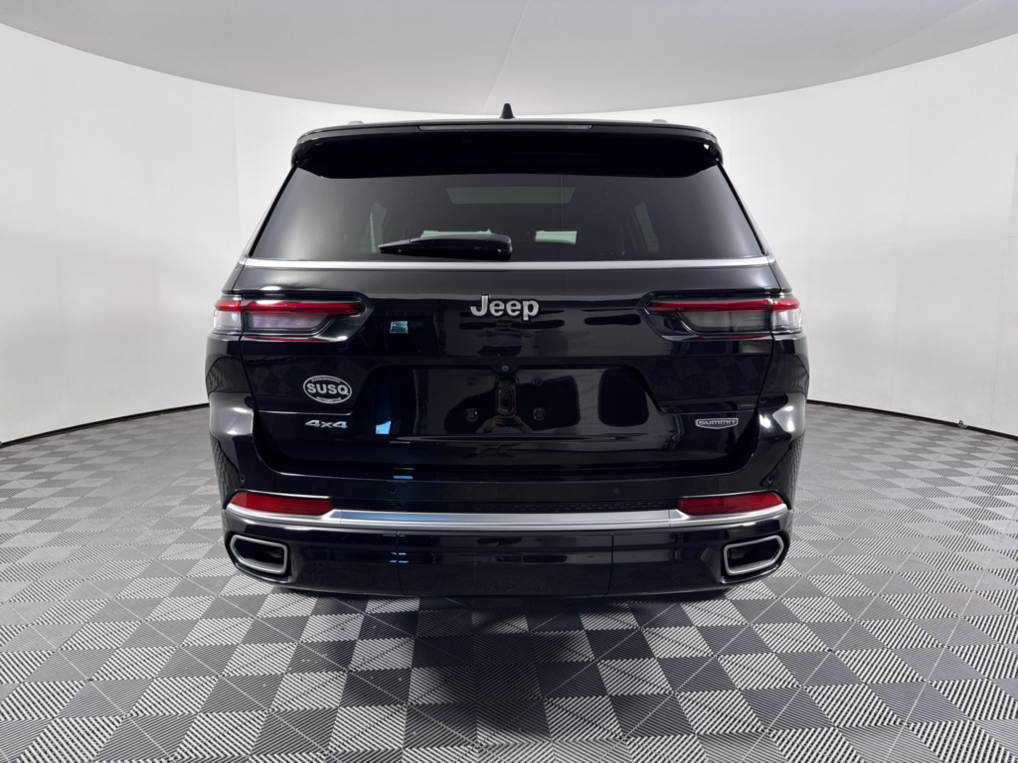 Used 2023 Diamond Black Crystal Pearlcoat Jeep Summit image 11