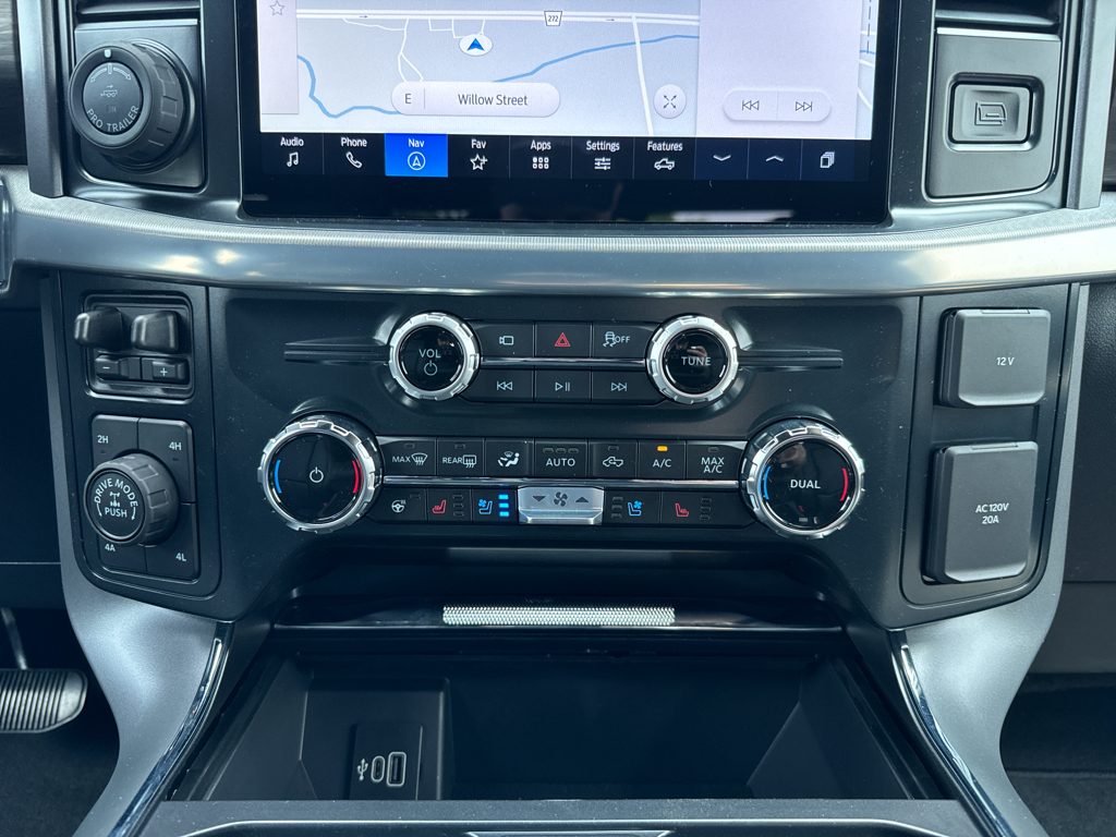 New 2025 Agate Black Metallic Ford Lariat image 22