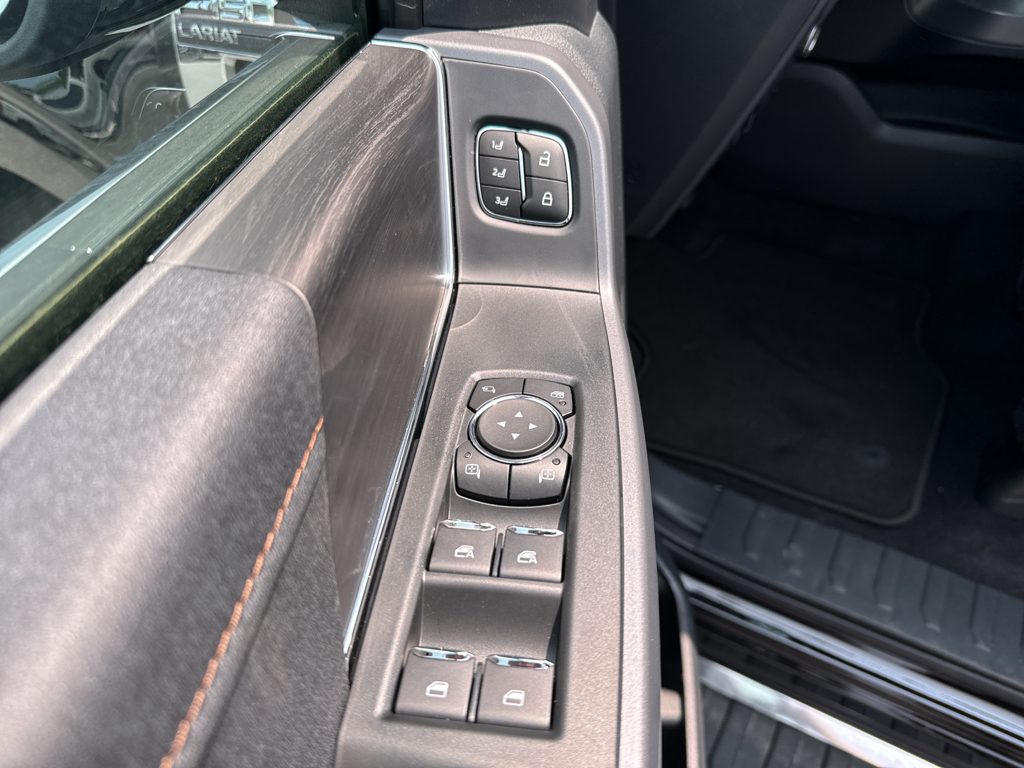 New 2025 Agate Black Metallic Ford Lariat image 23