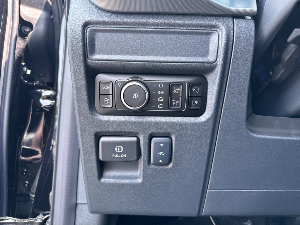 New 2025 Agate Black Metallic Ford Lariat image 30