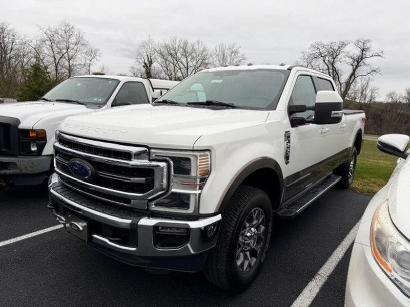 Used 2020  Ford LARIAT image 2