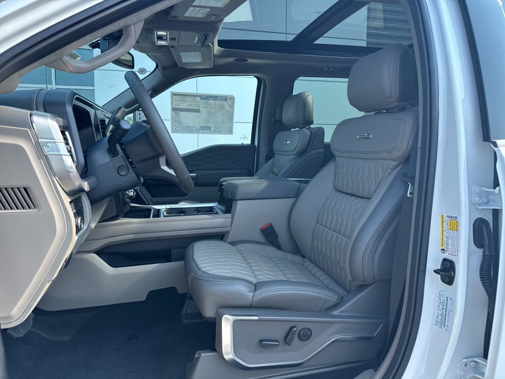 New 2025 Star White Metallic Tri-Coat Ford Platinum image 4
