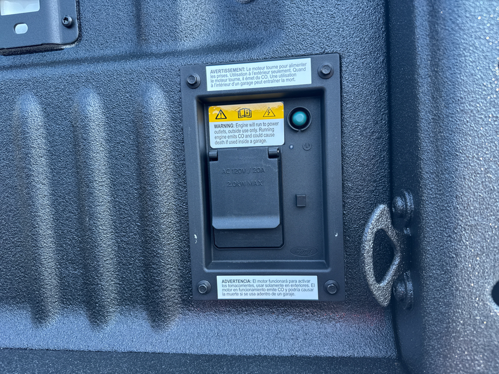 New 2025 Star White Metallic Tri-Coat Ford Platinum image 7